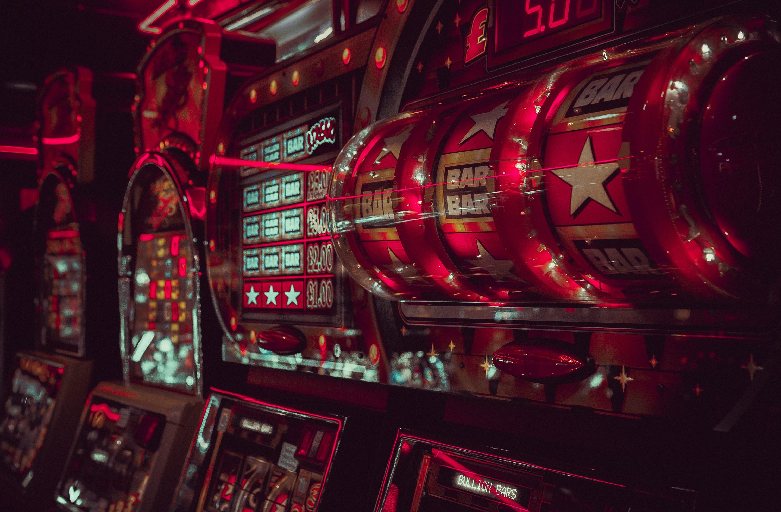 Pragmatic Play slot game interface showing Sweet Bonanza and Gates of Olympus titles on menang123 online
